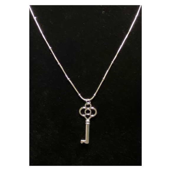 Silver Necklace with Key Pendant - Picture 5 of 5